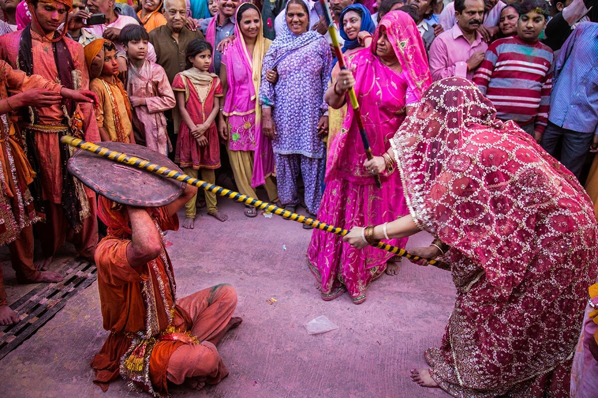 Lathmar Holi, Nandgaon Mathura Style!