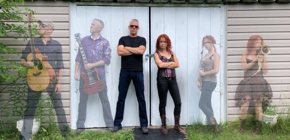 Red Dirt Skinner live in Canada
